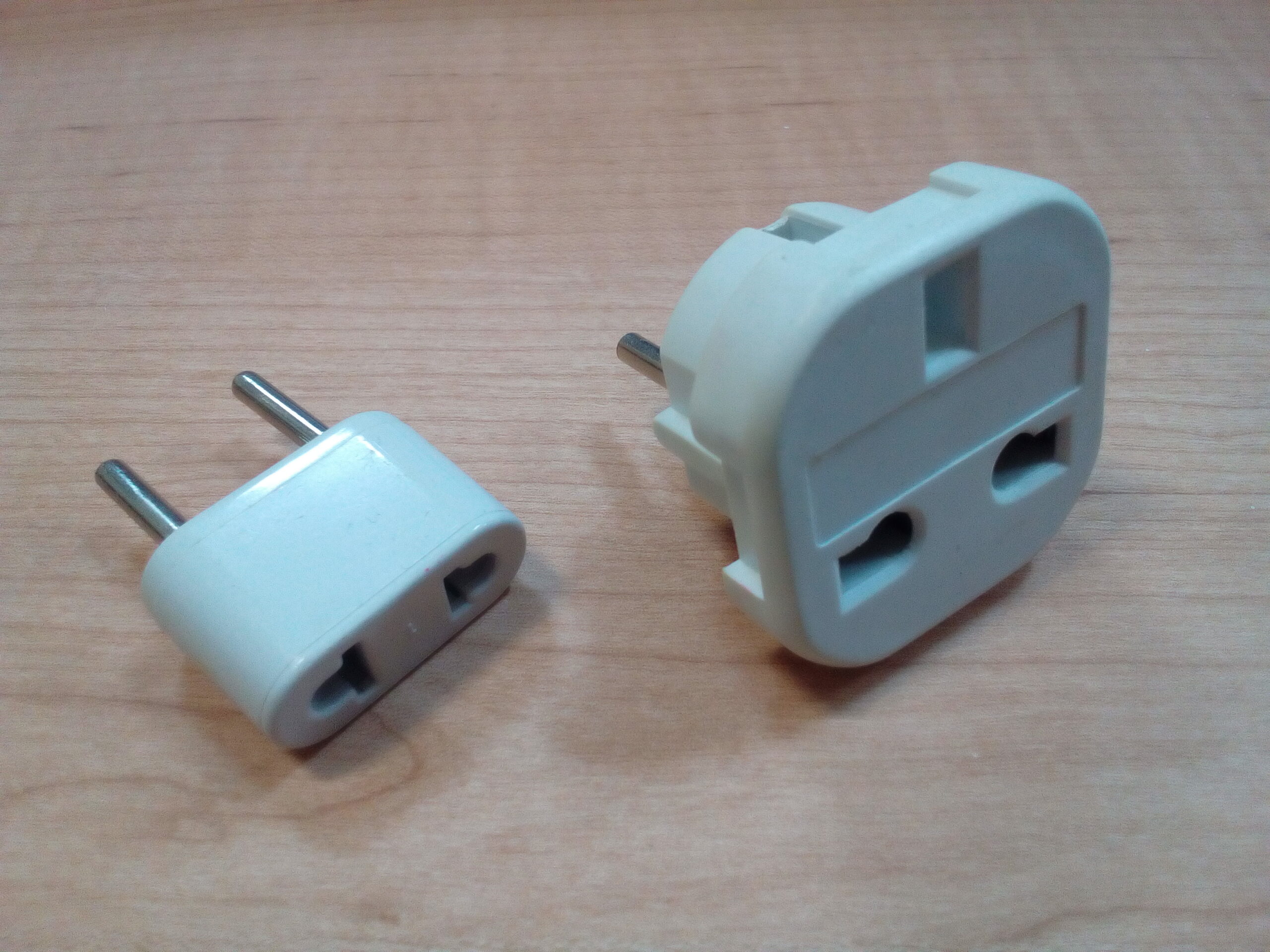 UK Plug Charger Camera — 1080p